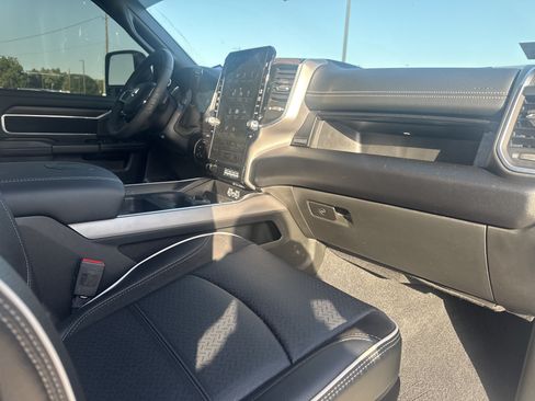 Used 2026 RAM 2500 Laramie AWD/4WD image 15