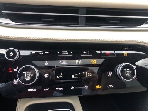 Used 2023 INFINITI QX60 Luxe w/ Vision Package image 12