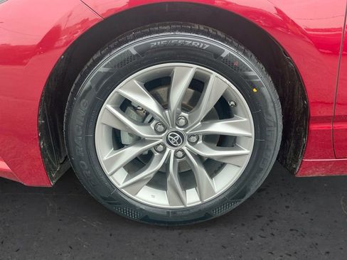 Used 2019 Toyota Avalon XLE w/ Moonroof Package FWD image 13