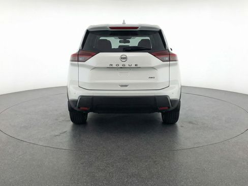 Used 2025 Nissan Rogue SV FWD image 9
