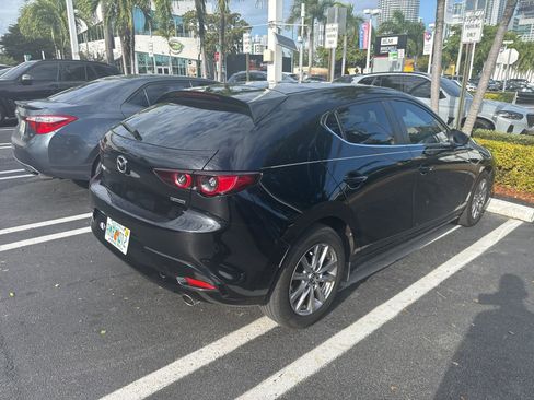 Used 2021 MAZDA MAZDA3 s image 2