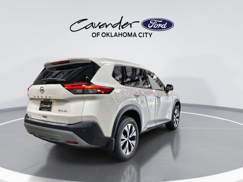 Used 2021 Nissan Rogue SV w/ Premium Package AWD/4WD image 8