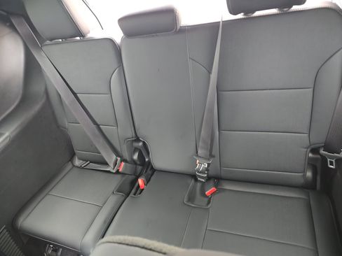 Used 2025 Buick Enclave Preferred FWD image 20