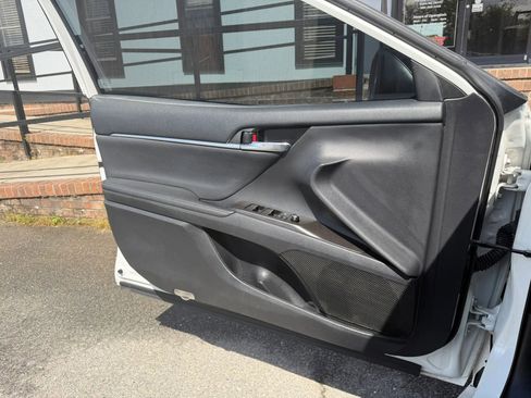 Used 2021 Toyota Camry XSE image 28