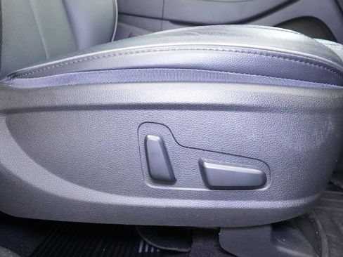Used 2022 Hyundai Santa Fe Limited AWD/4WD image 32
