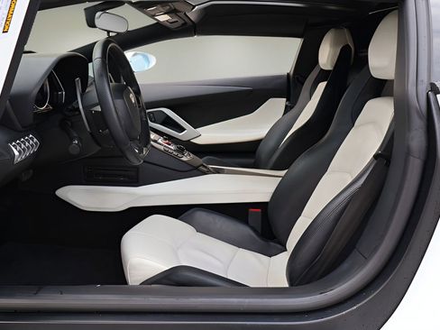 Used 2013 Lamborghini Aventador LP 700-4 image 10