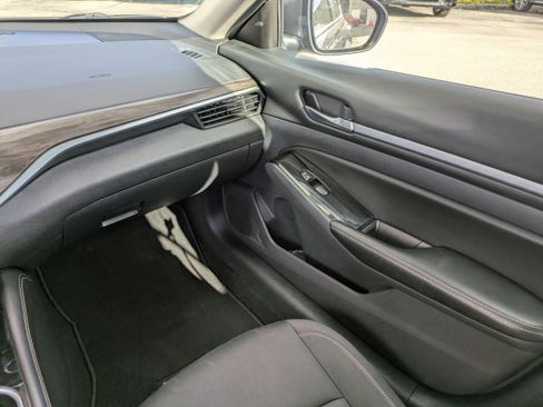 Used 2023 Nissan Altima 2.5 SV image 17