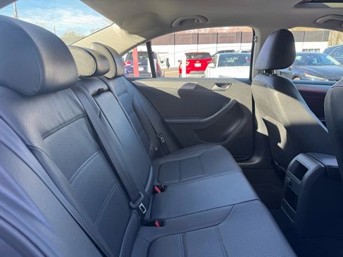 Used 2016 Volkswagen Jetta SE image 10