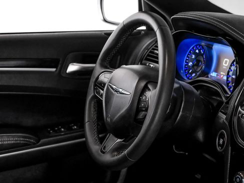Used 2022 Chrysler 300 S RWD image 11