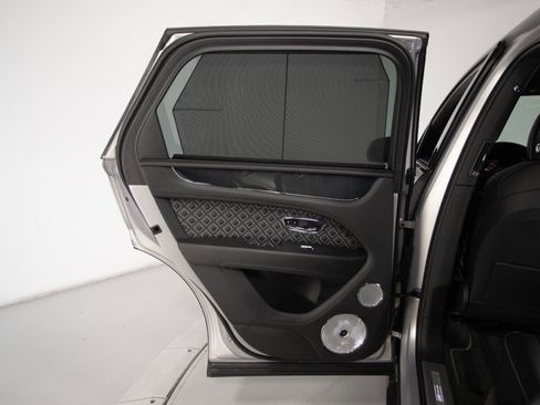 Used 2023 Bentley Bentayga Speed image 55