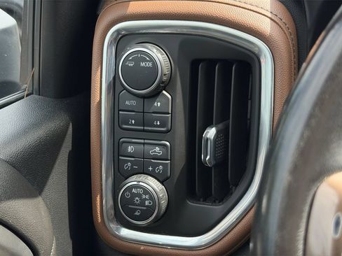 Used 2021 Chevrolet Silverado 2500 High Country w/ Z71 Off-Road Package AWD/4WD image 17