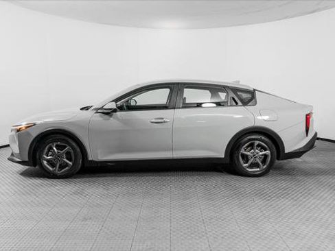 Used 2025 Kia K4 FWD image 3
