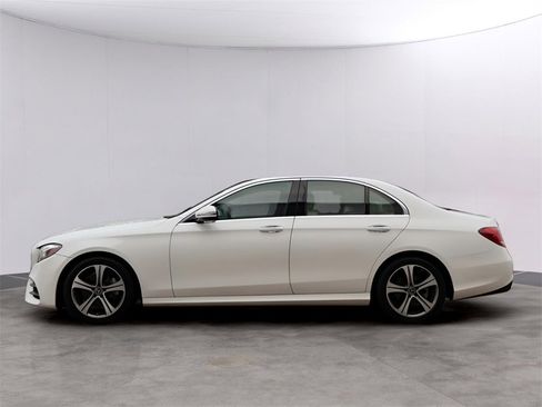 Used 2019 Mercedes-Benz E 300 4MATIC image 4