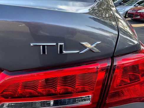 Used 2018 Acura TLX image 11