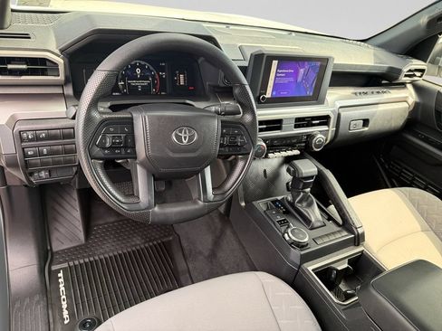 Used 2025 Toyota Tacoma SR5 AWD/4WD image 11