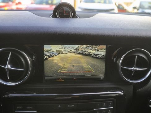 Used 2019 Mercedes-Benz SLC 300 image 18