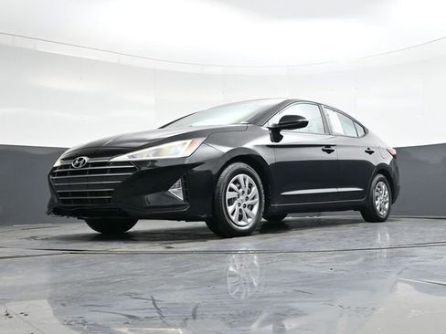 Used 2019 Hyundai Elantra SE image 35