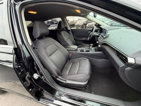 Used 2019 Nissan Altima 2.5 S FWD image 14