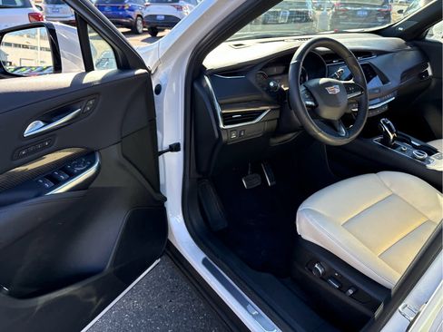 Used 2023 Cadillac XT4 Sport image 7