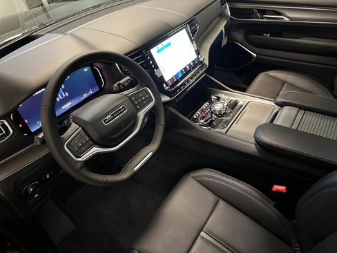 New 2026 Jeep Grand Wagoneer Limited image 9