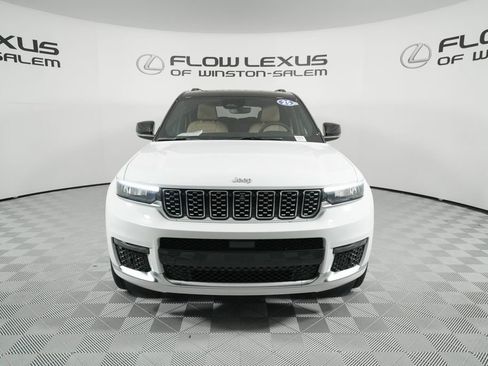 Used 2025 Jeep Grand Cherokee L Summit AWD/4WD image 2