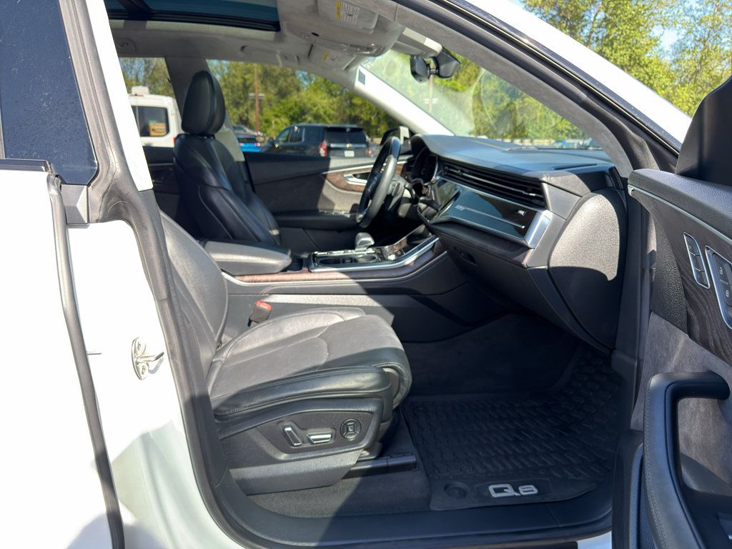 Used 2019 Audi Q8 Prestige w/ Luxury Package AWD/4WD image 13