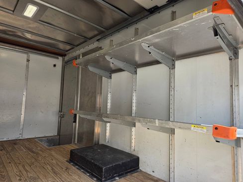 Used 2022 Ford E-450 and Econoline 450 Super Duty RWD image 17