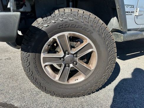 Used 2011 Jeep Wrangler Unlimited Sport AWD/4WD image 28