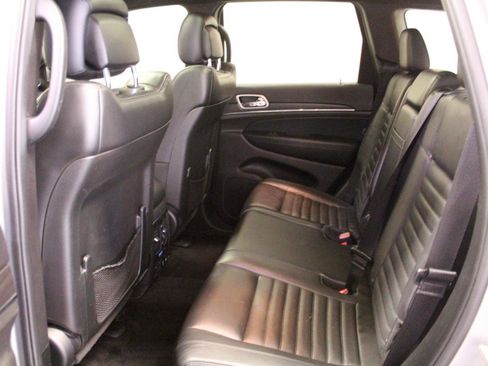 Used 2018 Jeep Grand Cherokee Limited AWD/4WD image 23