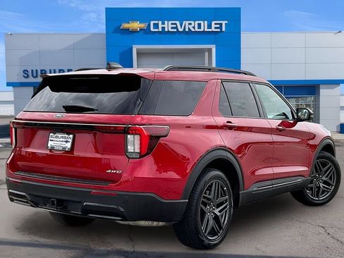 Used 2025 Ford Explorer ST-Line w/ ST-Line Street Pack AWD/4WD image 4