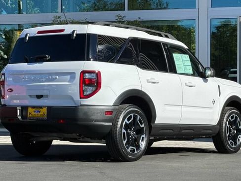Certified 2023 Ford Bronco Sport Outer Banks w/ Tech Package AWD/4WD image 4