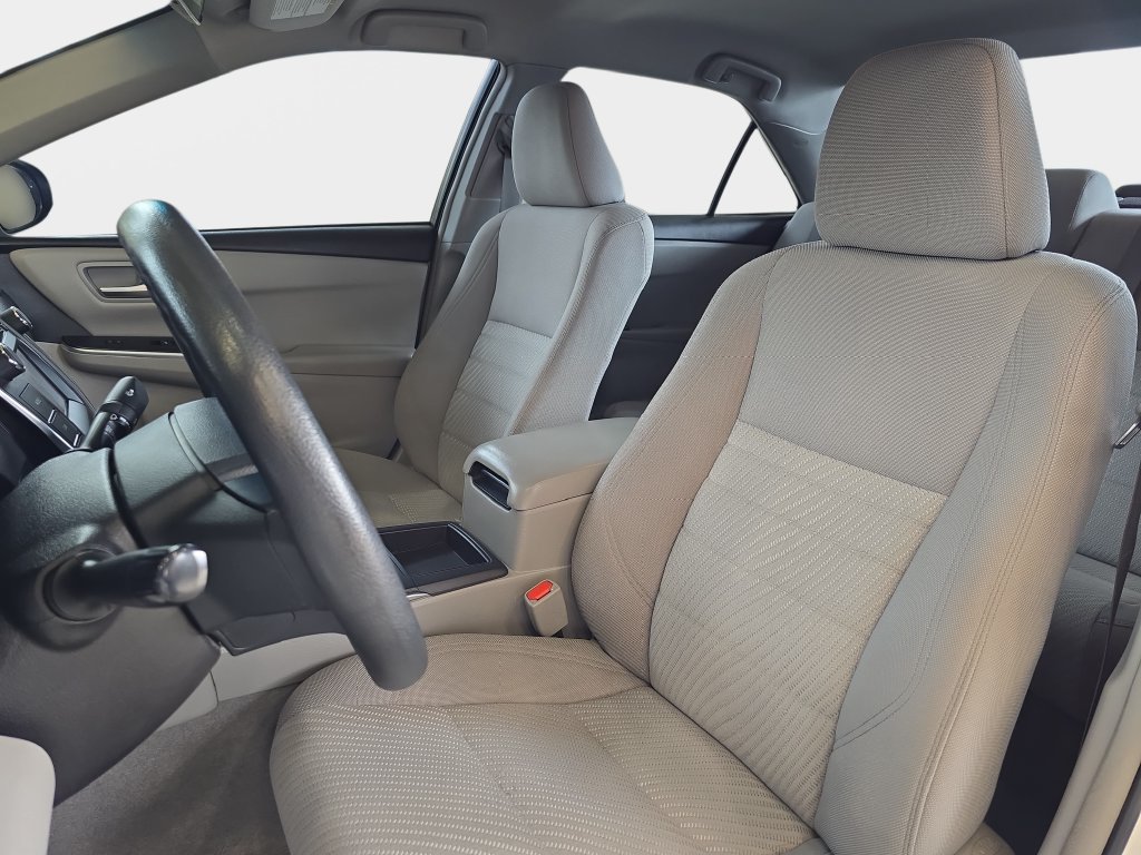 Used 2017 Toyota Camry LE FWD image 17