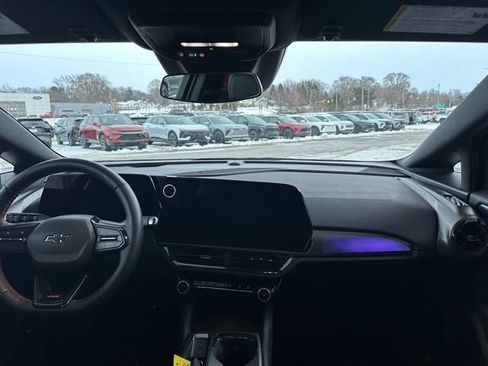 Certified 2024 Chevrolet Equinox EV RS image 20