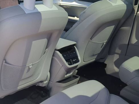 Used 2025 Volvo EX90 Ultra AWD/4WD image 17