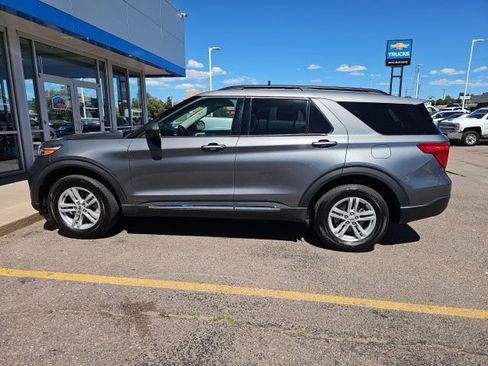 Used 2022 Ford Explorer XLT AWD/4WD image 8