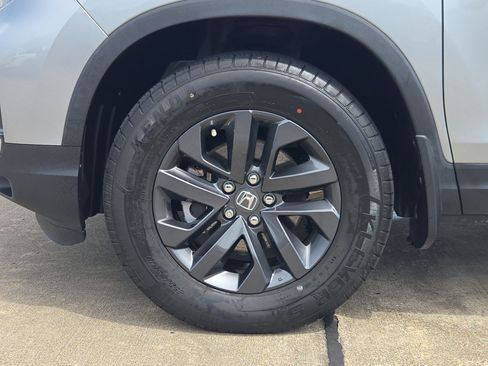 Used 2025 Honda Ridgeline Sport image 13