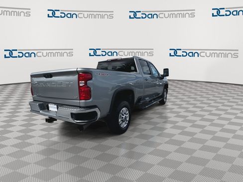 Used 2024 Chevrolet Silverado 2500 LT AWD/4WD image 8
