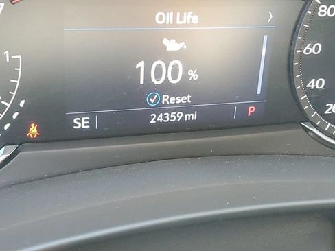 Used 2023 Cadillac XT4 Premium Luxury w/ Cold Weather Package FWD image 10