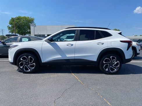 Certified 2024 Chevrolet Trax RS FWD image 7