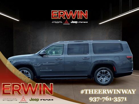 Used 2024 Jeep Wagoneer L Series II w/ Flexible Seating Group AWD/4WD image 4