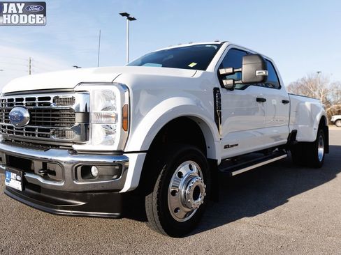 Certified 2025 Ford F450 XLT w/ 360-Degree Camera Package image 3