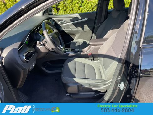 Used 2023 Chevrolet Bolt EUV LT image 19