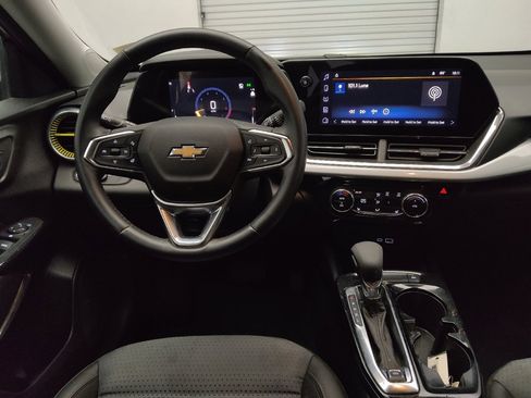 Used 2024 Chevrolet Trax LT w/ Driver Confidence Package FWD image 22