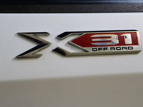 Used 2019 GMC Sierra 1500 SLT w/ SLT Premium Plus Package AWD/4WD image 24
