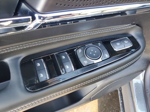 New 2026 Lincoln Corsair Premiere image 10