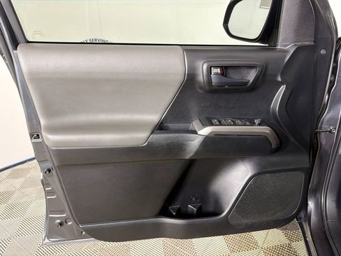 Used 2021 Toyota Tacoma SR5 RWD image 10