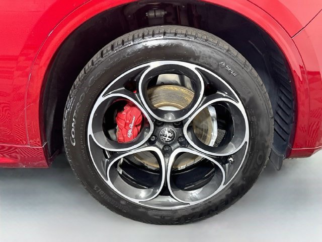 Used 2023 Alfa Romeo Stelvio Veloce AWD/4WD image 31