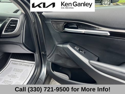 Used 2025 Kia Seltos S AWD/4WD image 59