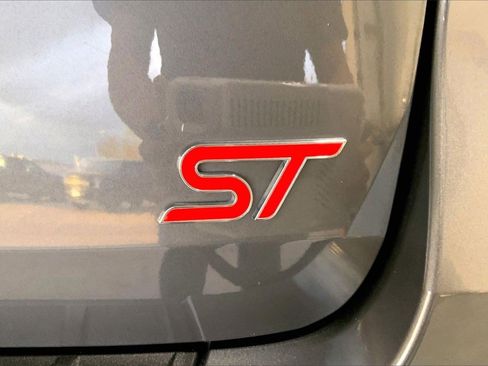 Used 2023 Ford Explorer ST w/ Equipment Group 401A image 7