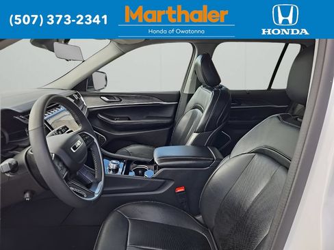 Used 2022 Jeep Grand Cherokee Limited 4xe w/ Luxury Tech Group II AWD/4WD image 9